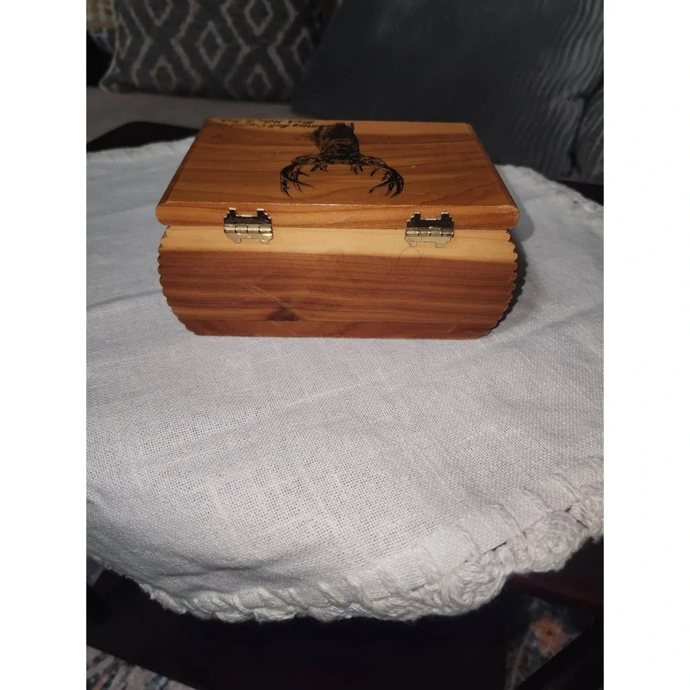 Vintage Cedar Wood Trinket Box Sitting Bull Crystal Cavern Black Hills SD Deer